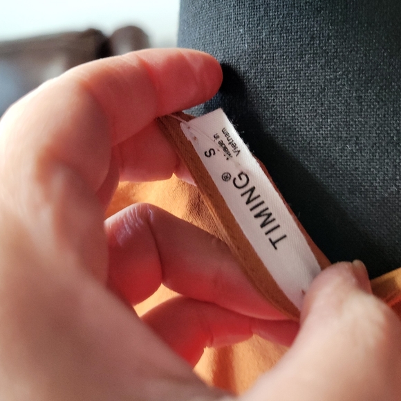 Timing Orange Ruffle Top - Picture 4 of 4